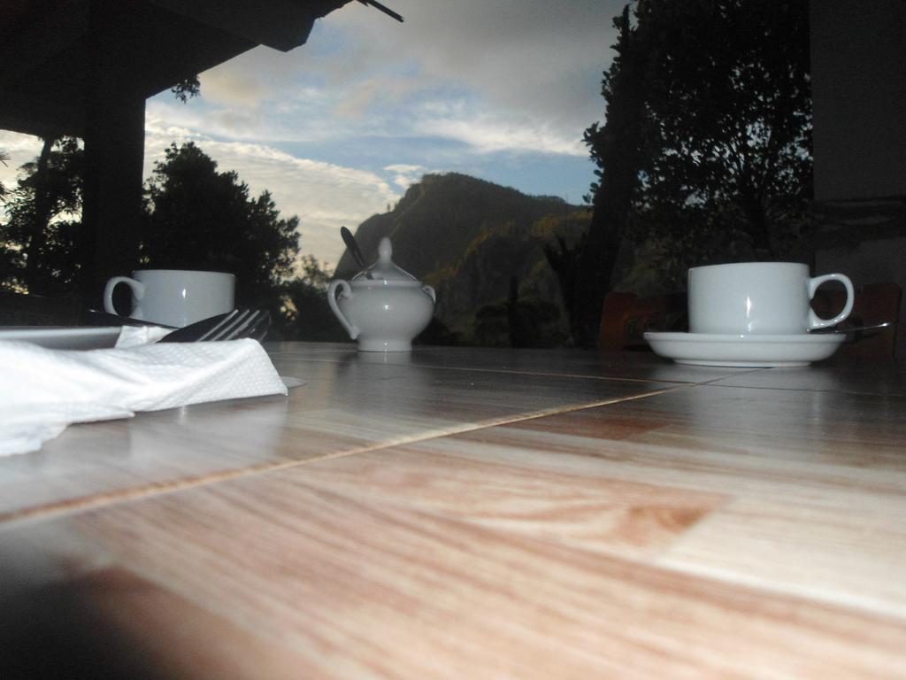 Rock Side Inn - เอลลา ภายนอก รูปภาพ