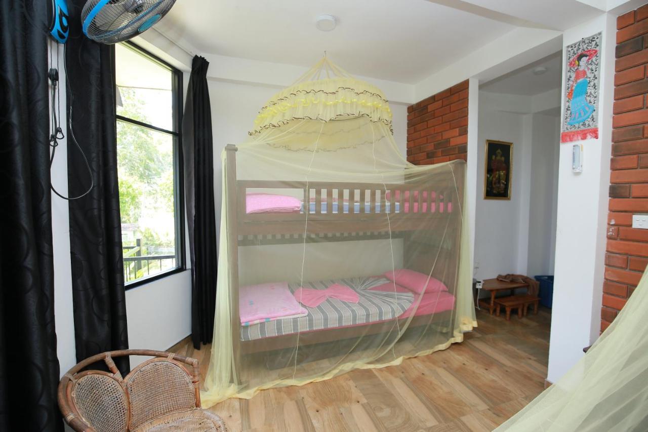 Rock Side Inn - เอลลา ภายนอก รูปภาพ
